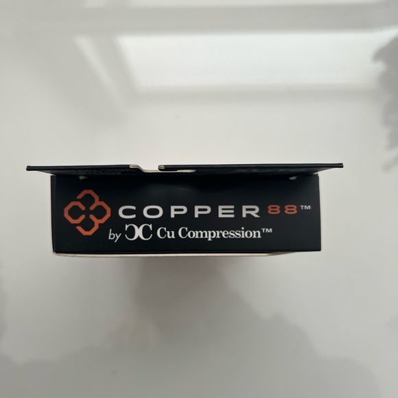 New in the box Copper 88 Full Finger Compression Gloves size extra large - Picture 6 of 8